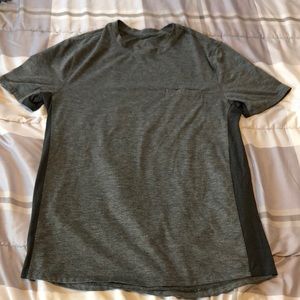Lululemon Men pocket T-shirt